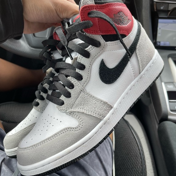 Jordan 1 Smoke Grey - Picture 1 of 2